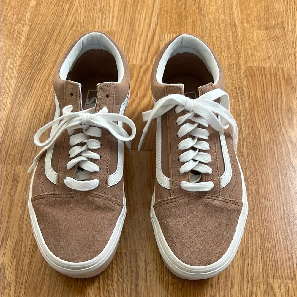 Vans Women’s Old Skool Stacked Suede Sneakers - Picture 4 of 10